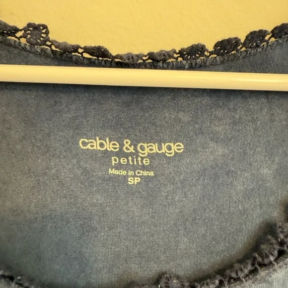 2/$15 Cable & Gauge - Blue Crochet Trim Sleeveless Peplum Tank Top Size SP - Picture 5 of 7